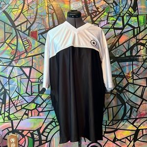 Chuck Taylor Converse All Star black and white athletic v neck shirt XL